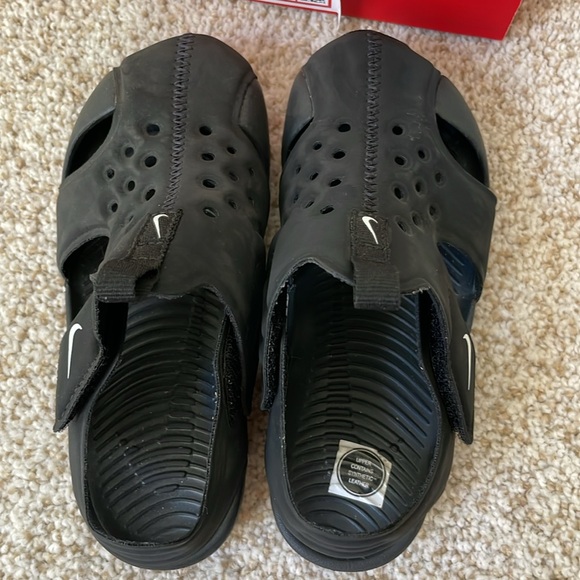 NIKE Sunray Protect 2 size 10c black/white - Picture 6 of 9